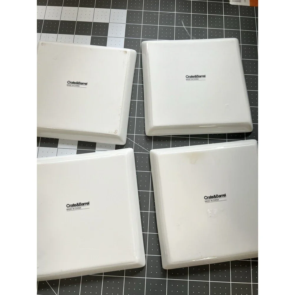 CRATE & BARREL SKATING REINDEER CHRISTMAS 4 plates christmas